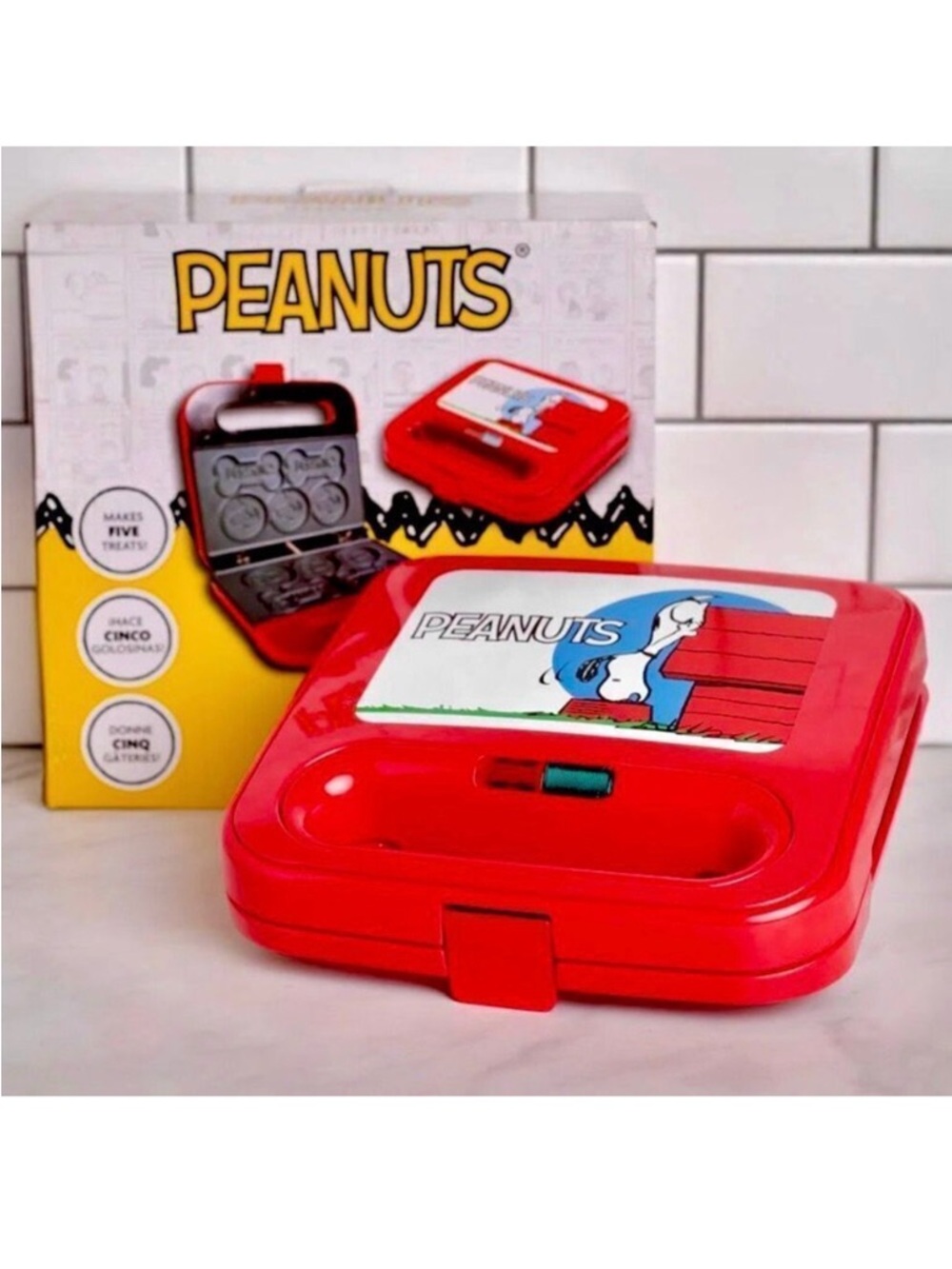 NWT in Package Gorgeous Uncanny Peanuts Snoopy Dog Red Treat Maker